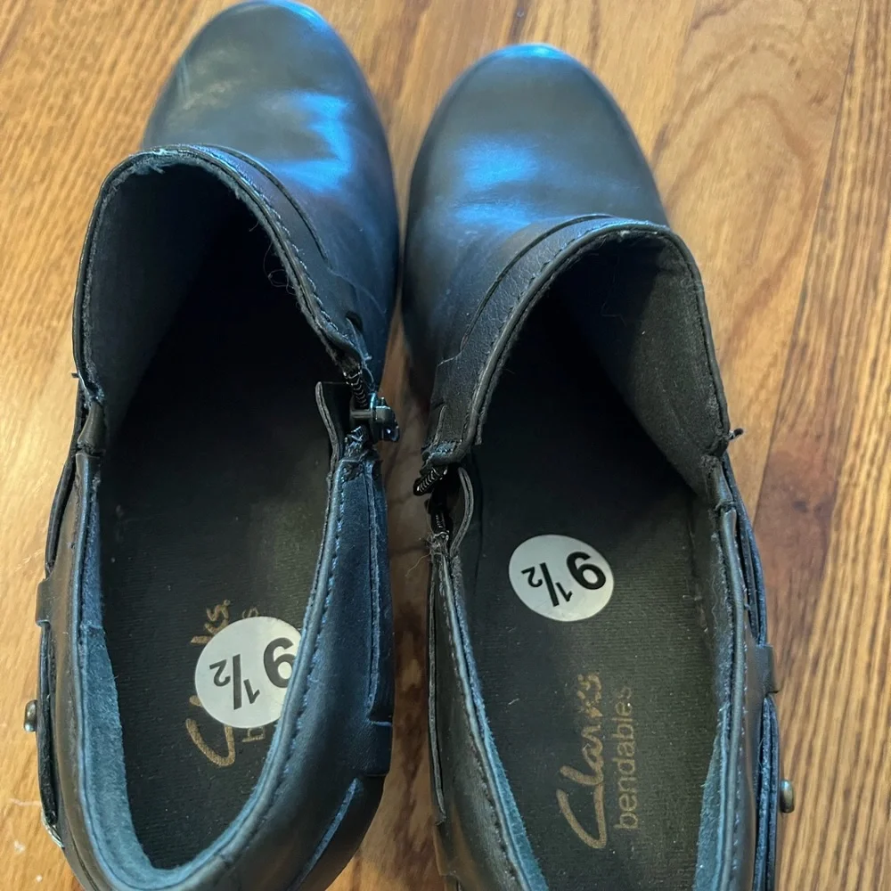 Dark green Clarks heels - Picture 5 of 5